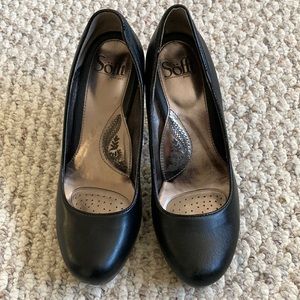 Söfft Women’s Black Leather Pumps